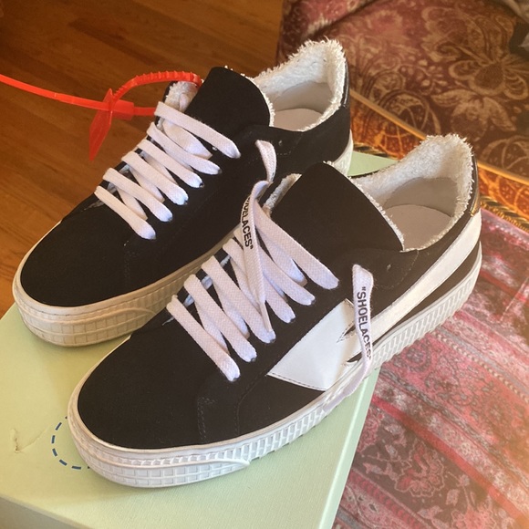 Off White sneakers woman’s size 36 - Picture 3 of 3